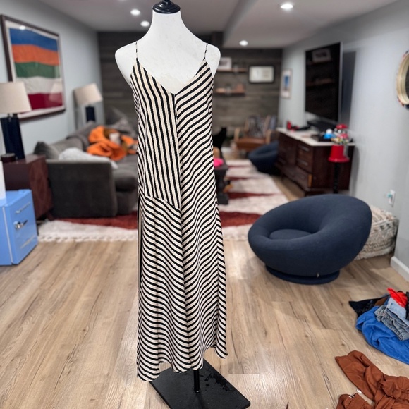 Banana Republic Gully Asymmetrical Seam Midi Dress Size XS - Picture 2 of 5